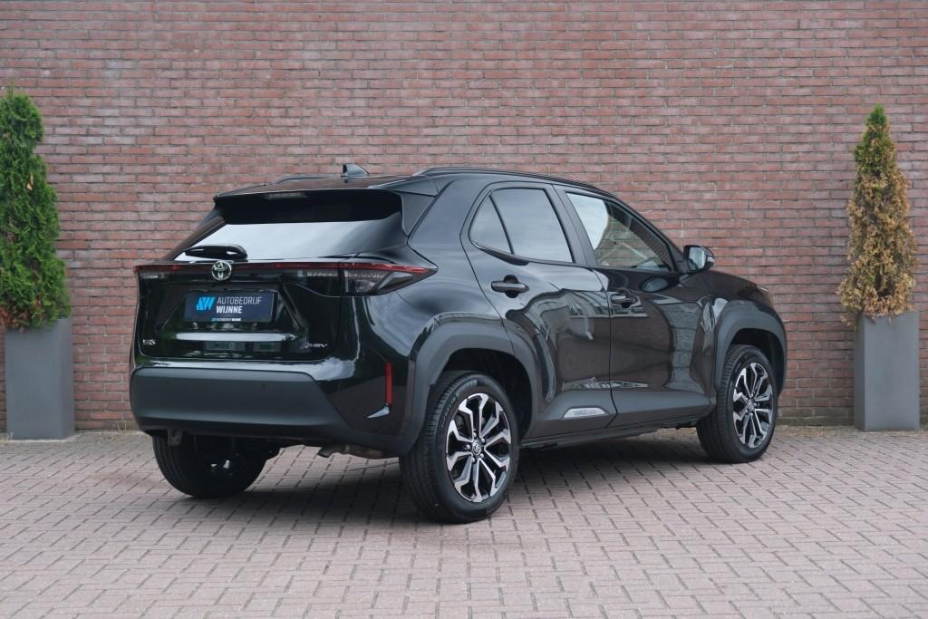 Toyota Yaris Cross 1.5 Hybrid 115pk CVT Dynamic | Comfort Pack | App Connect | Adaptive Cruise | Full LED | Camera | Keyless | Blind Spot | Stoelverwarming afbeelding 32