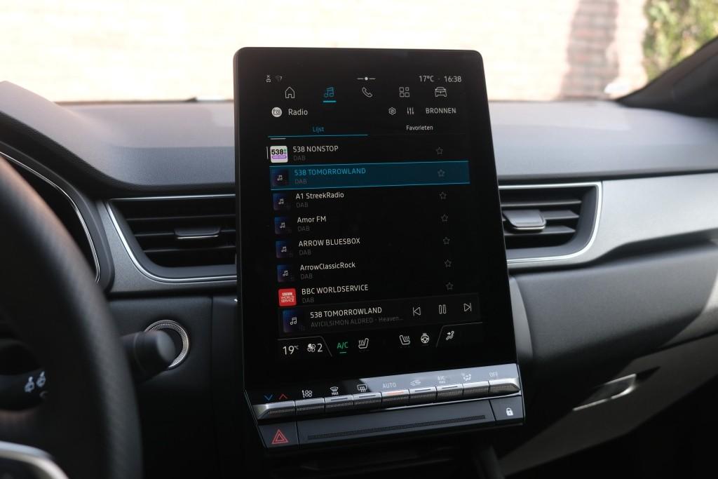 Renault Captur 1.8 E-Tech full hybrid 160pk techno | Navi | App Connect | Climate | Adaptive Cruise | Keyless | Camera | Winter Pakket afbeelding 17