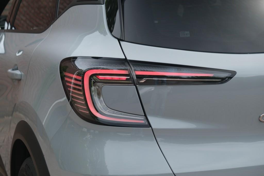 Renault Captur 1.8 E-Tech full hybrid 160pk techno | Navi | App Connect | Climate | Adaptive Cruise | Keyless | Camera | Winter Pakket afbeelding 28