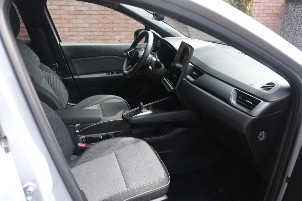 Renault Captur 1.8 E-Tech full hybrid 160pk techno | Navi | App Connect | Climate | Adaptive Cruise | Keyless | Camera | Winter Pakket afbeelding 4