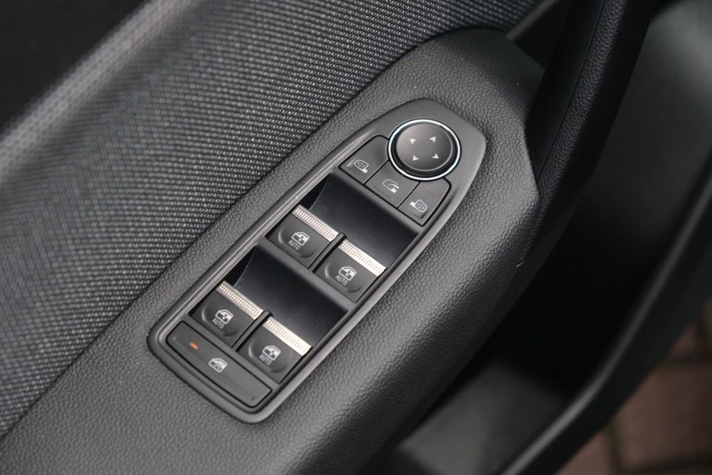 Renault Captur 1.8 E-Tech full hybrid 160pk techno | Navi | App Connect | Climate | Adaptive Cruise | Keyless | Camera | Winter Pakket afbeelding 26