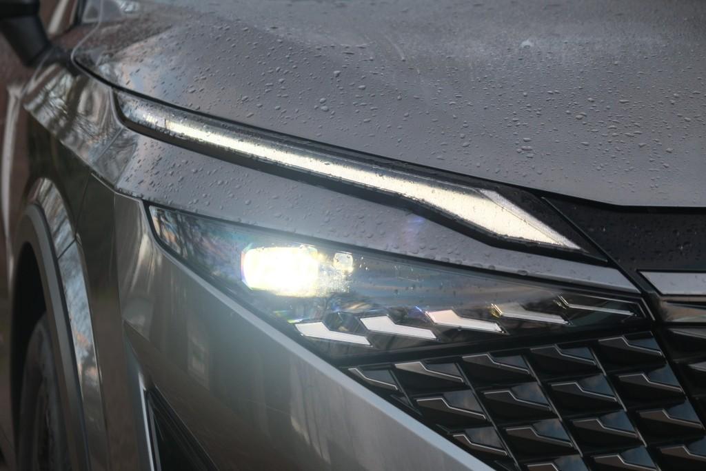 Nissan QASHQAI 1.3 MHEV 158pk Xtronic N-Connecta | Navi | App Connect | Adaptive Cruise | Panoramadak | Keyless | 360° Camera | Elektrische Achterklep | Cold Pack afbeelding 2