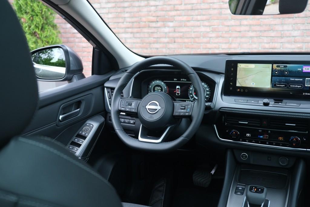 Nissan QASHQAI 1.3 MHEV 158pk Xtronic N-Connecta | Navi | App Connect | Adaptive Cruise | Panoramadak | Keyless | 360° Camera | Elektrische Achterklep | Cold Pack afbeelding 13