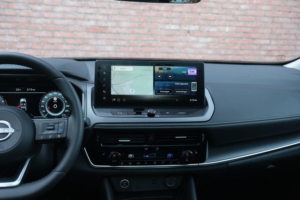 Nissan QASHQAI 1.3 MHEV 158pk Xtronic N-Connecta | Navi | App Connect | Adaptive Cruise | Panoramadak | Keyless | 360° Camera | Elektrische Achterklep | Cold Pack afbeelding 17