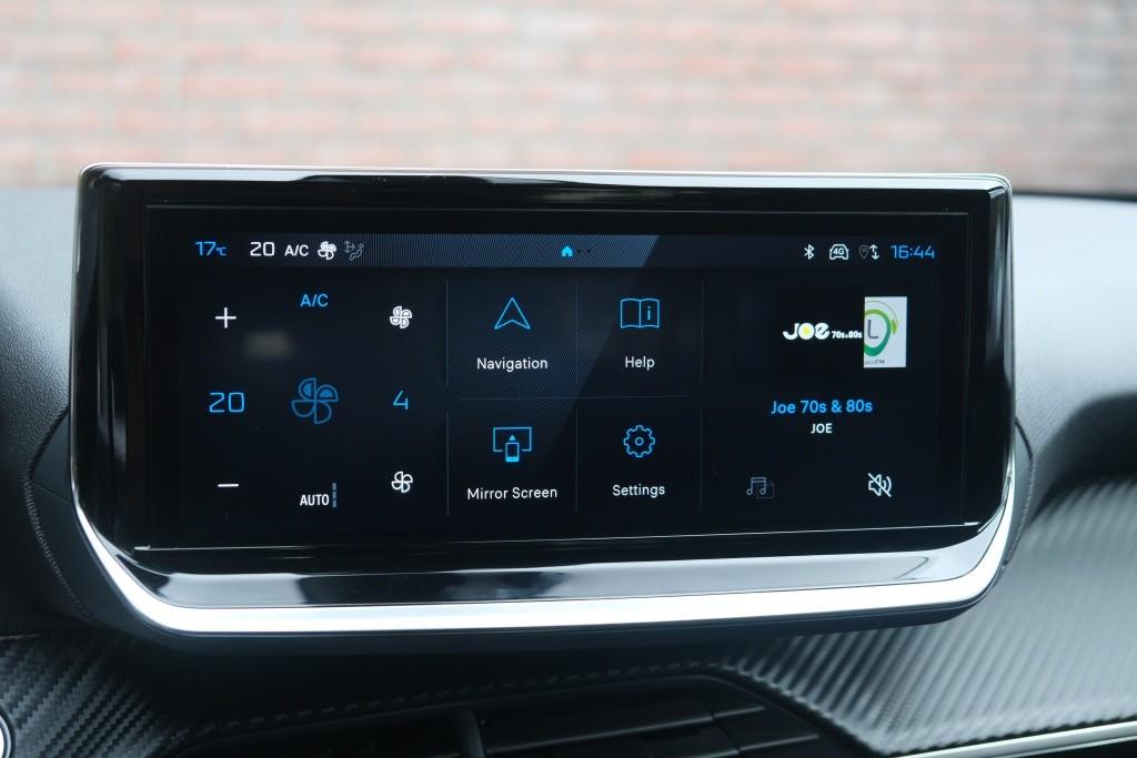 Peugeot 2008 1.2 Hybrid 145pk e-DSC6 Allure | Navi | App Connect | Adaptive Cruise | Camera | Blind Spot | PDC afbeelding 15