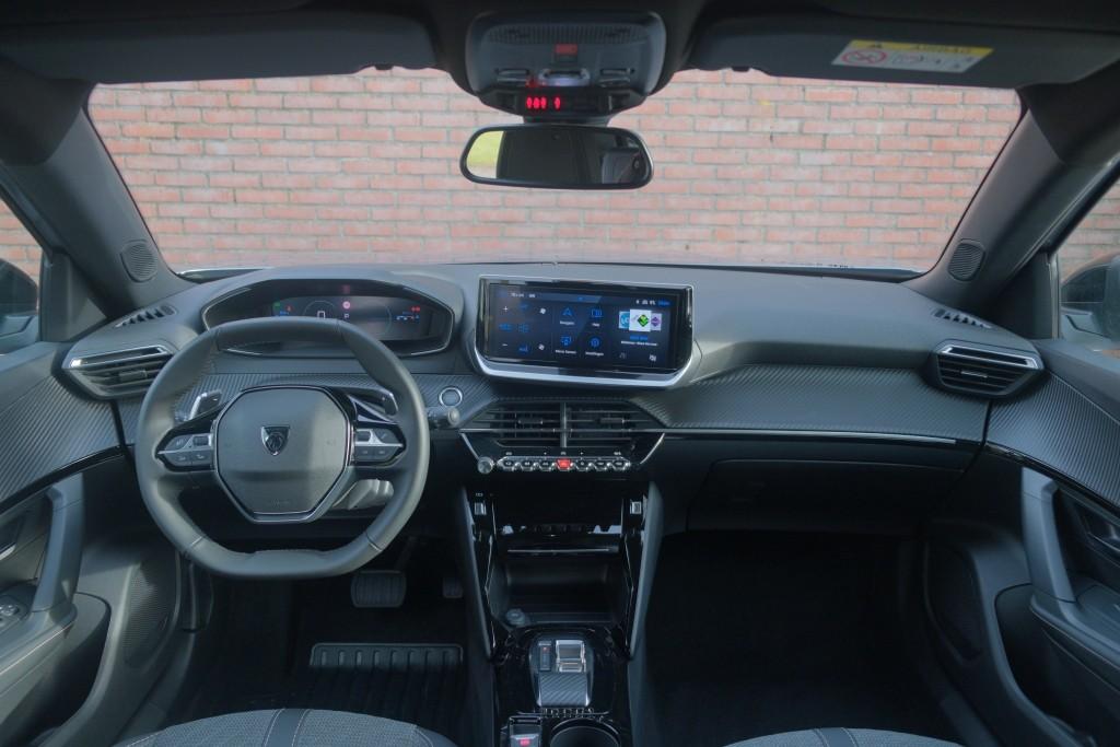 Peugeot 2008 1.2 Hybrid 145pk e-DCS6 Allure | Navi | App Connect | Adaptive Cruise | Camera | Blind Spot | PDC afbeelding 8