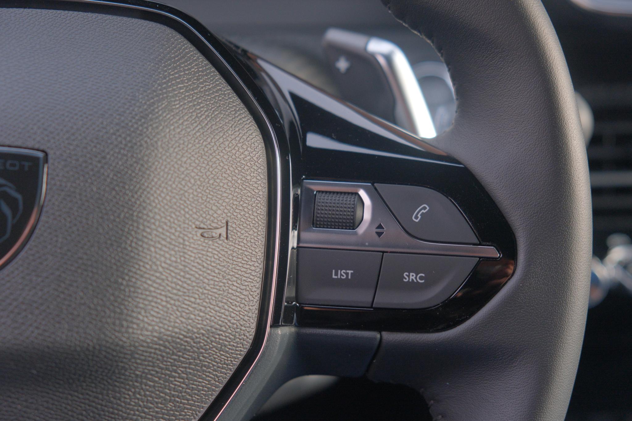Peugeot 2008 1.2 Hybrid 145pk e-DCS6 Allure | Navi | App Connect | Adaptive Cruise | Camera | Blind Spot | PDC afbeelding 10