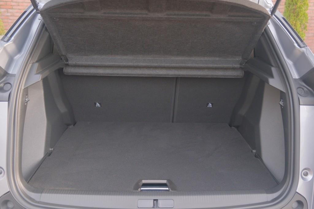Peugeot 2008 1.2 Hybrid 145pk e-DCS6 Allure | Navi | App Connect | Adaptive Cruise | Camera | Blind Spot | PDC afbeelding 34