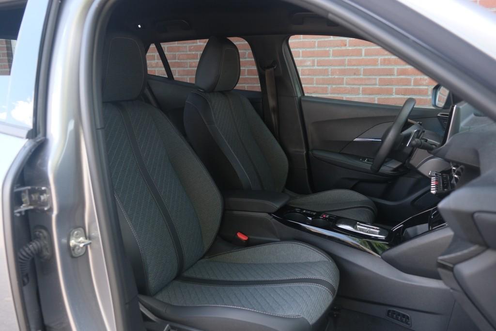 Peugeot 2008 1.2 Hybrid 145pk e-DCS6 Allure | Navi | App Connect | Climate | Cruise | Keyless | PDC afbeelding 6