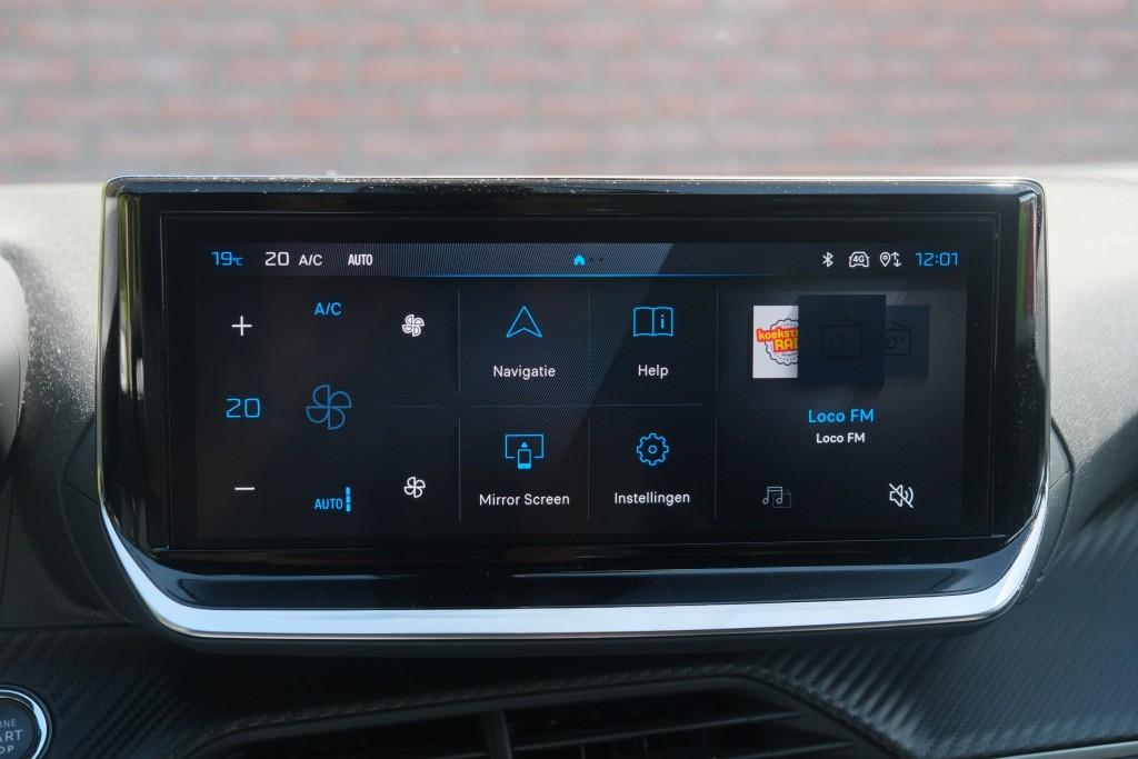 Peugeot 2008 1.2 Hybrid 145pk e-DCS6 Allure | Navi | App Connect | Climate | Cruise | Keyless | PDC afbeelding 17