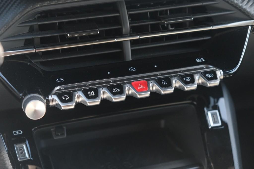 Peugeot 2008 1.2 Hybrid 145pk e-DCS6 Allure | Navi | App Connect | Climate | Cruise | Keyless | PDC afbeelding 22