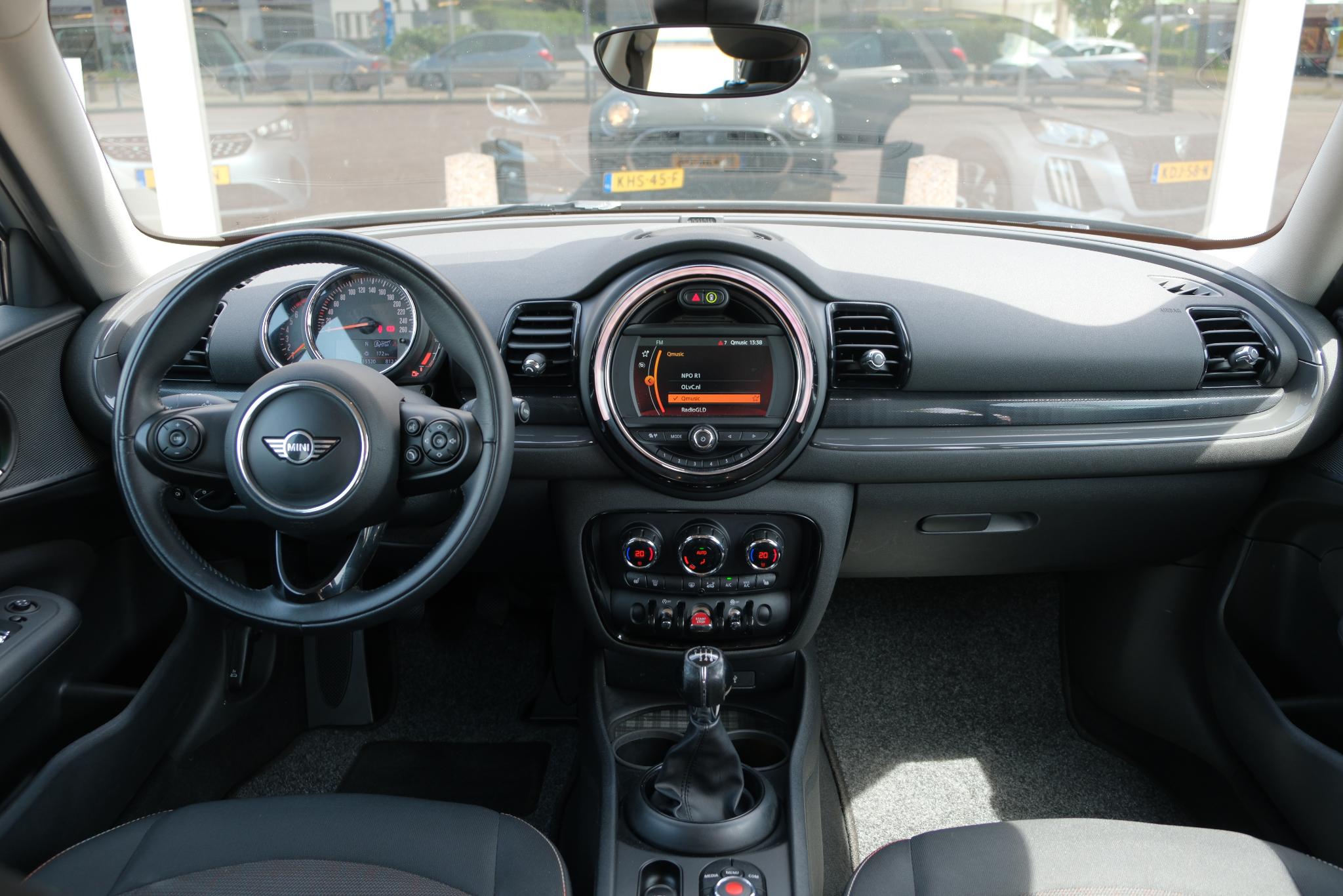 MINI Clubman 1.5 One 102pk Salt | Climate | 18" velgen | PDC | Stoelverwarming afbeelding 2