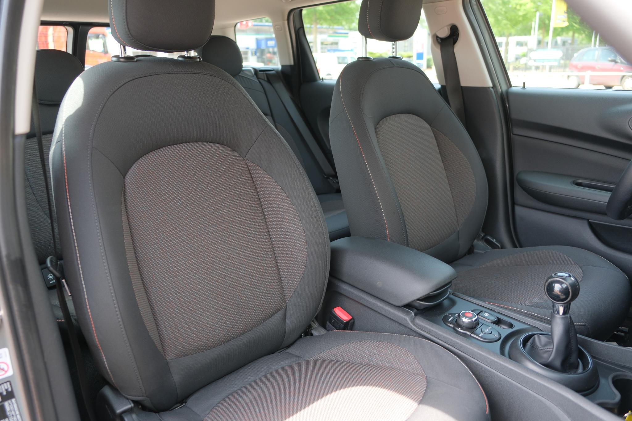 MINI Clubman 1.5 One 102pk Salt | Climate | 18" velgen | PDC | Stoelverwarming afbeelding 9