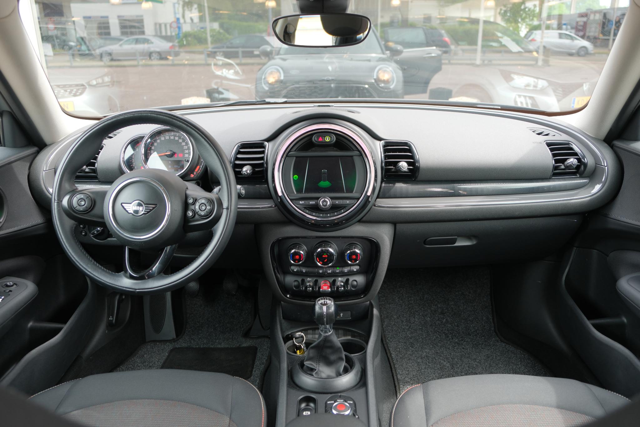 MINI Clubman 1.5 One 102pk Salt | Climate | 18" velgen | PDC | Stoelverwarming afbeelding 2