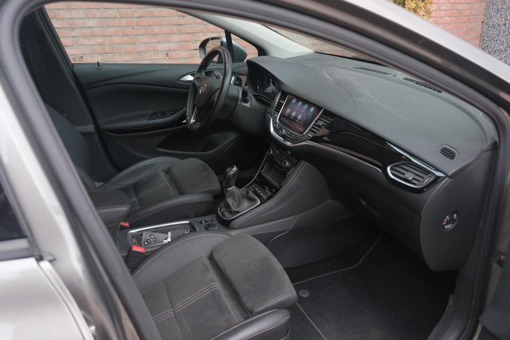 Opel Astra 1.2 Turbo 145pk Sports Tourer Ultimate | Navi | App Connect | Climate | Cruise | Keyless | Camera | Winter Pakket | Trekhaak afbeelding 4