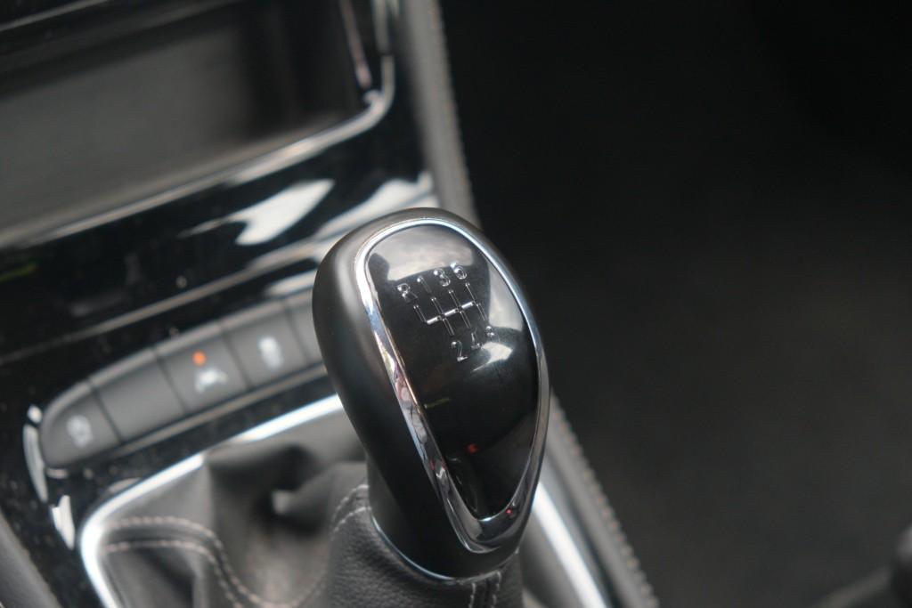 Opel Astra 1.2 Turbo 145pk Sports Tourer Ultimate | Navi | App Connect | Climate | Cruise | Keyless | Camera | Winter Pakket | Trekhaak afbeelding 24