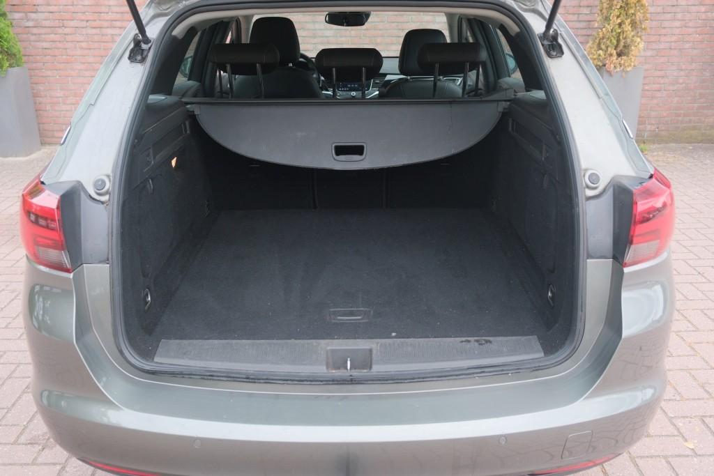 Opel Astra 1.2 Turbo 145pk Sports Tourer Ultimate | Navi | App Connect | Climate | Cruise | Keyless | Camera | Winter Pakket | Trekhaak afbeelding 31