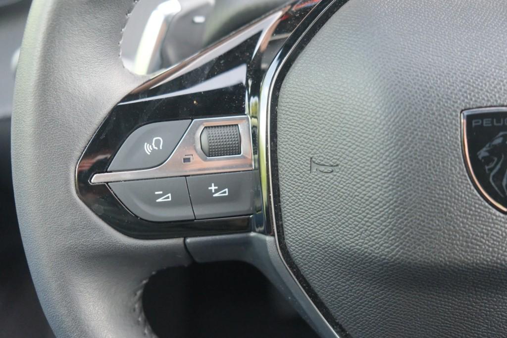 Peugeot 2008 1.2 Hybrid 145pk e-DCS6 Allure | Navi | App Connect | Climate | Cruise | Keyless | PDC afbeelding 8