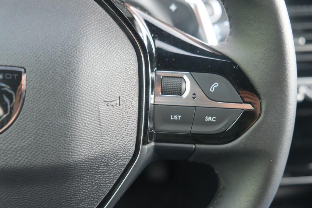 Peugeot 2008 1.2 Hybrid 145pk e-DCS6 Allure | Navi | App Connect | Climate | Cruise | Keyless | PDC afbeelding 9