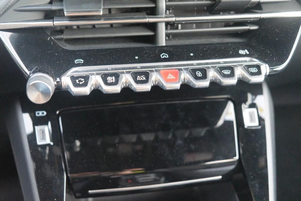Peugeot 2008 1.2 Hybrid 145pk e-DCS6 Allure | Navi | App Connect | Climate | Cruise | Keyless | PDC afbeelding 20