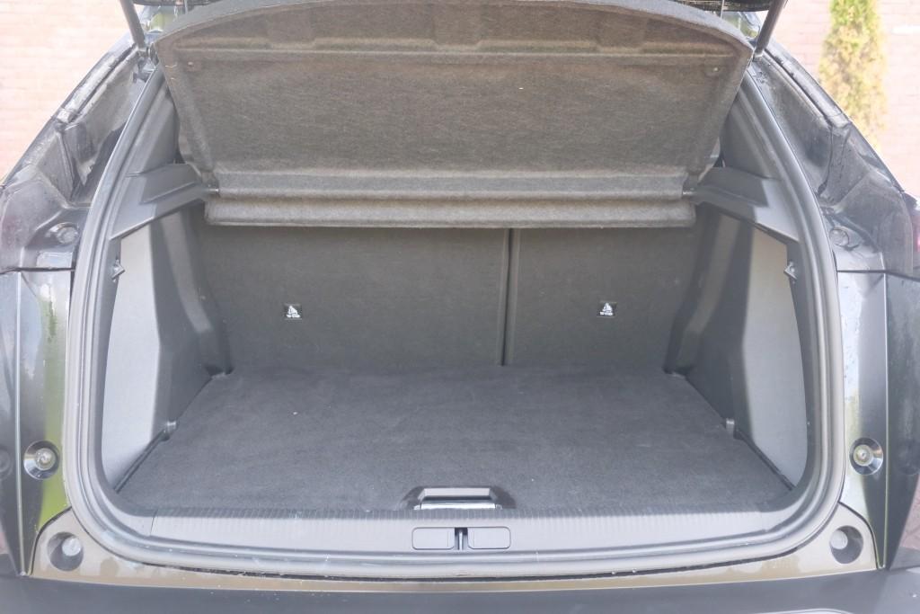 Peugeot 2008 1.2 Hybrid 145pk e-DCS6 Allure | Navi | App Connect | Climate | Cruise | Keyless | PDC afbeelding 30