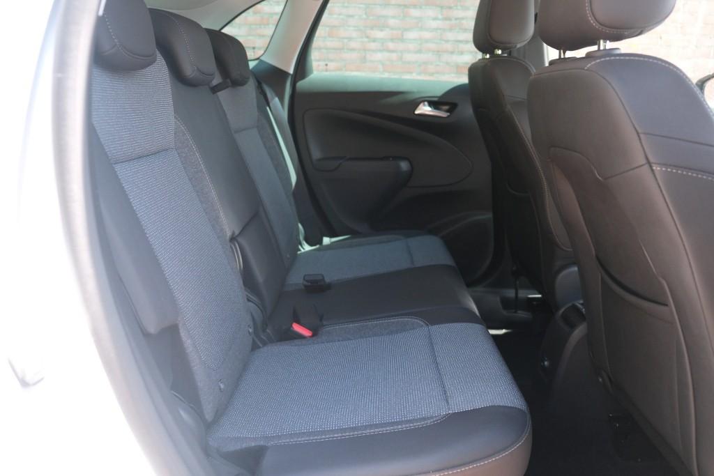 Opel Crossland 1.2 Turbo 130pk Aut. Elegance | Navi | App Connect | Cruise | Climate | Camera | PDC | Metallic afbeelding 3