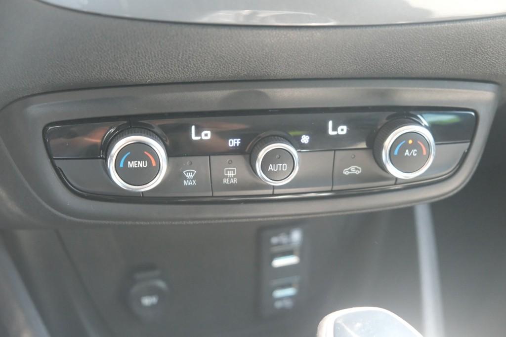 Opel Crossland 1.2 Turbo 130pk Aut. Elegance | Navi | App Connect | Cruise | Climate | Camera | PDC | Metallic afbeelding 19