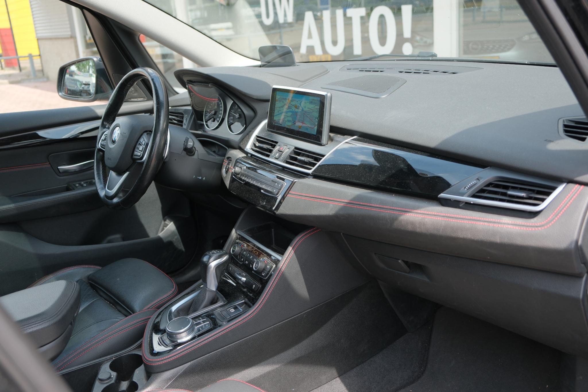 BMW 2 Serie Gran Tourer 220i 192pk Aut. High Executive | Adaptive Cruise | Keyless | Harman/Kardon | Pano | Camera | Leer | Trekhaak afbeelding 5