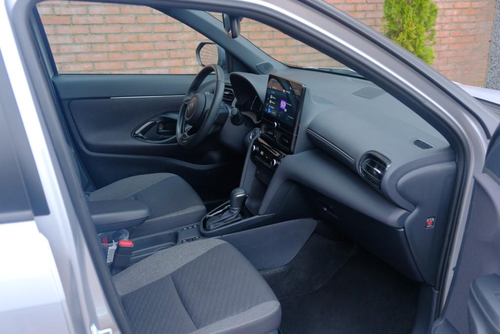 Toyota Yaris Cross 1.5 Hybrid 116pk CVT Dynamic | Comfort Pack | App Connect | Adaptive Cruise | Full LED | Camera | Keyless | Blind Spot | Stoelverwarming afbeelding 4