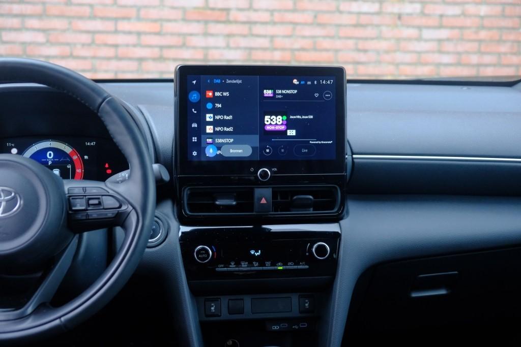 Toyota Yaris Cross 1.5 Hybrid 116pk CVT Dynamic | Comfort Pack | App Connect | Adaptive Cruise | Full LED | Camera | Keyless | Blind Spot | Stoelverwarming afbeelding 14