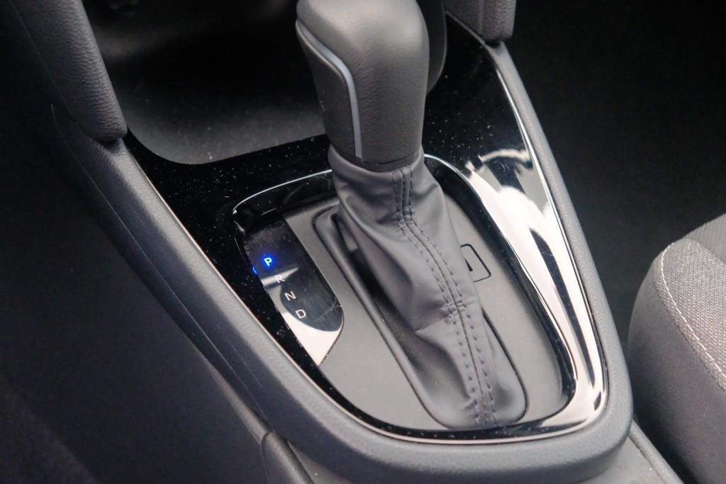 Toyota Yaris Cross 1.5 Hybrid 116pk CVT Dynamic | Comfort Pack | App Connect | Adaptive Cruise | Full LED | Camera | Keyless | Blind Spot | Stoelverwarming afbeelding 22