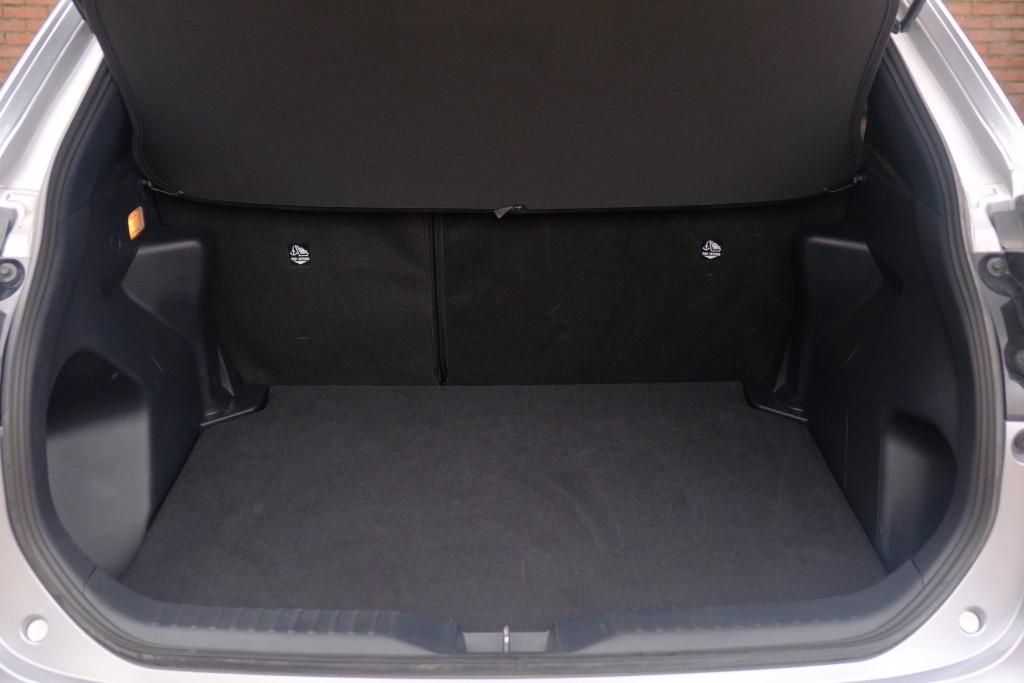 Toyota Yaris Cross 1.5 Hybrid 116pk CVT Dynamic | Comfort Pack | App Connect | Adaptive Cruise | Full LED | Camera | Keyless | Blind Spot | Stoelverwarming afbeelding 30