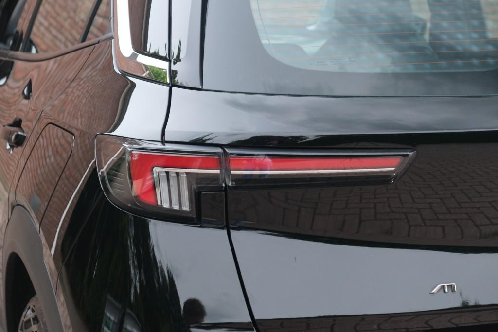 Opel Mokka 1.2 Turbo 100pk Business Elegance | Navi | App Connect | Climate | Cruise | Keyless | Camera | PDC | Trekhaak afbeelding 27