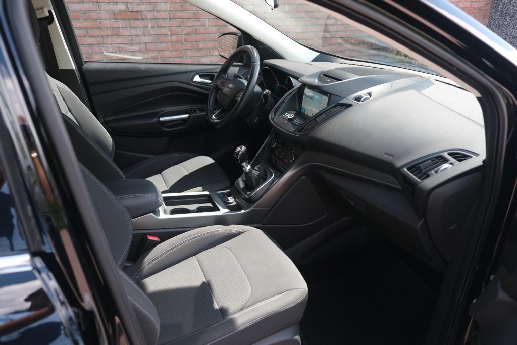 Ford Kuga 1.5 EcoBoost 120pk Trend Ultimate | Navi | App Connect | Climate | Cruise | PDC | Winter Pakket | Trekhaak afbeelding 4