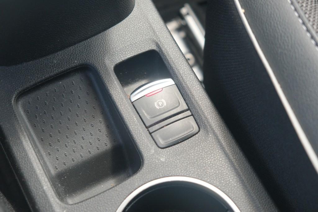 Renault Captur 1.3 TCe 130pk EDC Intens | Navi | App Connect | Climate | Cruise | Camera | Stoelverwarming | PDC afbeelding 26