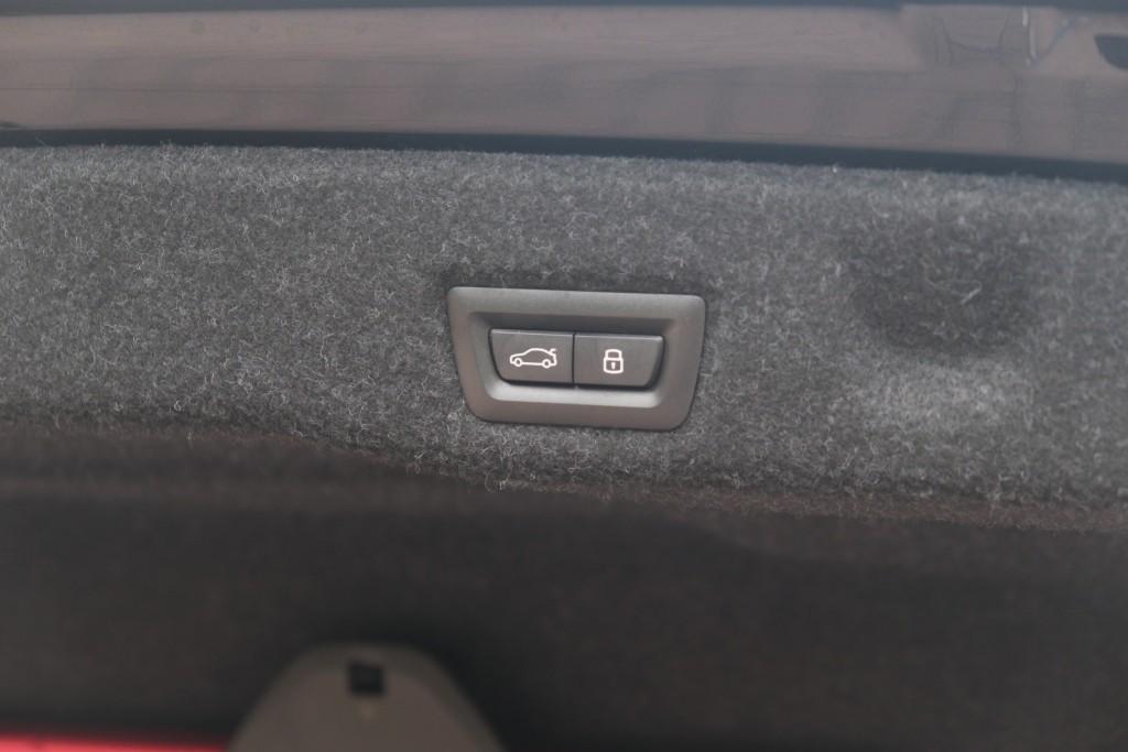 BMW 5 Serie 520i 190pk Aut. M Sport | Panoramadak | Carbon | 360° Camera | Keyless | Head-Up Display | Winter Pakket | Elektrische Achterklep | Trekhaak afbeelding 37