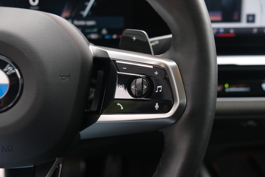 BMW 5 Serie 520i 190pk Aut. M Sport | Panoramadak | Carbon | 360° Camera | Keyless | Head-Up Display | Winter Pakket | Elektrische Achterklep | Trekhaak afbeelding 11