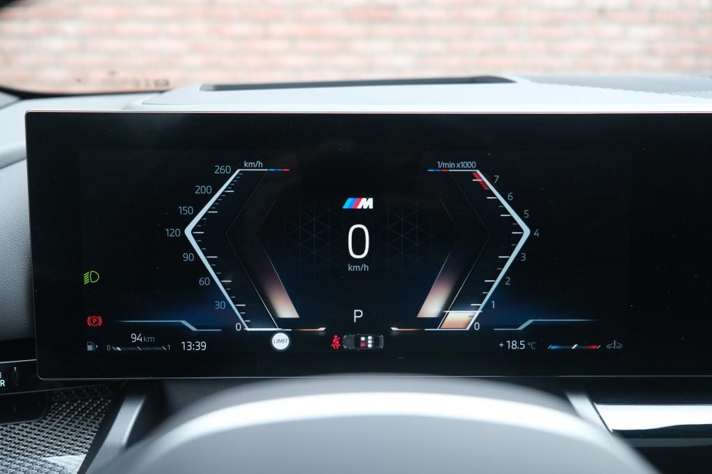 BMW 5 Serie 520i 190pk Aut. M Sport | Panoramadak | Carbon | 360° Camera | Keyless | Head-Up Display | Winter Pakket | Elektrische Achterklep | Trekhaak afbeelding 12