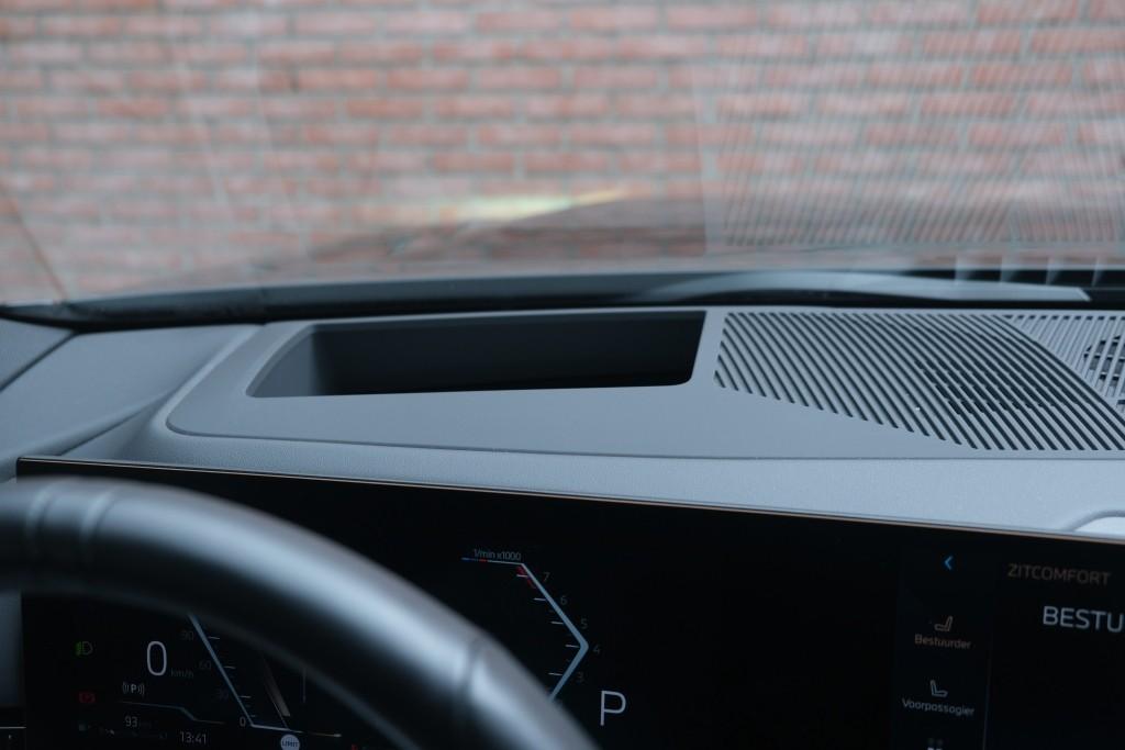 BMW 5 Serie 520i 190pk Aut. M Sport | Panoramadak | Carbon | 360° Camera | Keyless | Head-Up Display | Winter Pakket | Elektrische Achterklep | Trekhaak afbeelding 13