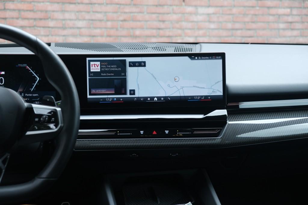 BMW 5 Serie 520i 190pk Aut. M Sport | Panoramadak | Carbon | 360° Camera | Keyless | Head-Up Display | Winter Pakket | Elektrische Achterklep | Trekhaak afbeelding 18