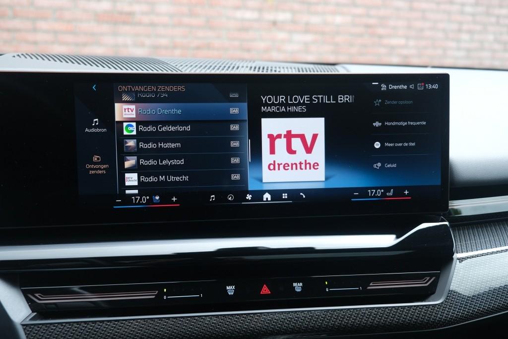BMW 5 Serie 520i 190pk Aut. M Sport | Panoramadak | Carbon | 360° Camera | Keyless | Head-Up Display | Winter Pakket | Elektrische Achterklep | Trekhaak afbeelding 21