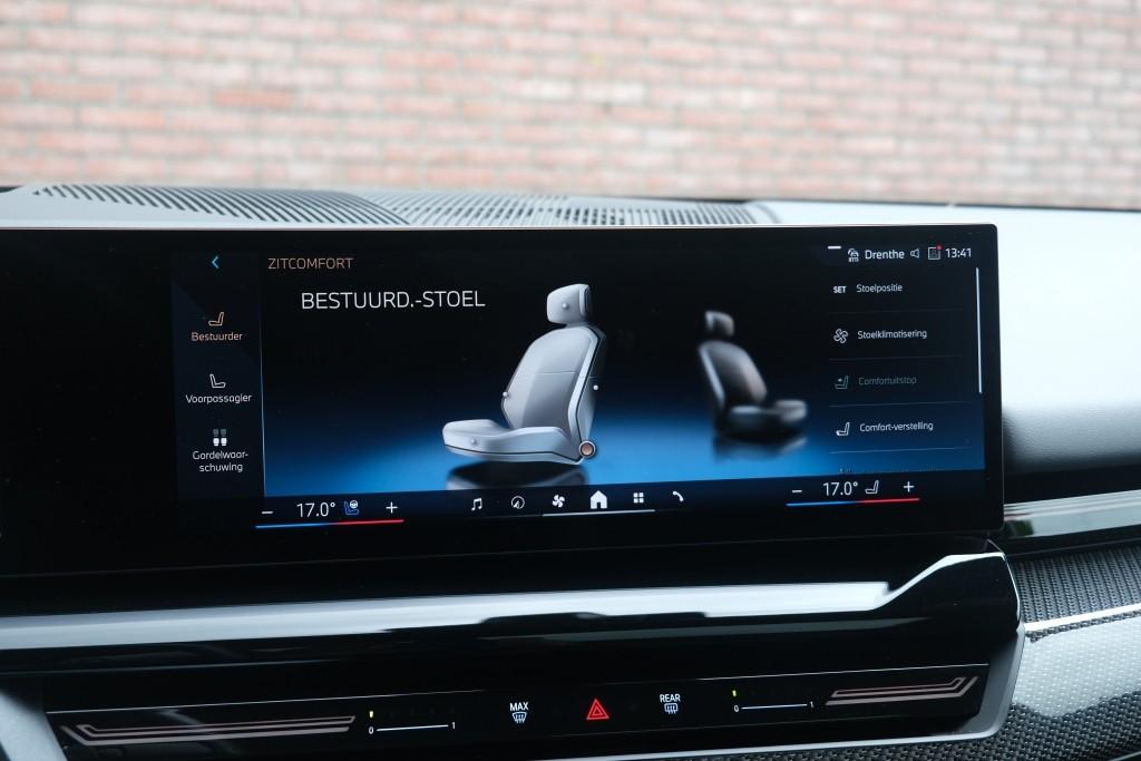 BMW 5 Serie 520i 190pk Aut. M Sport | Panoramadak | Carbon | 360° Camera | Keyless | Head-Up Display | Winter Pakket | Elektrische Achterklep | Trekhaak afbeelding 23