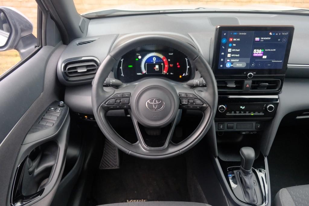 Toyota Yaris Cross 1.5 Hybrid 116pk CVT Dynamic | Comfort Pack | App Connect | Adaptive Cruise | Full LED | Camera | Keyless | Blind Spot | Stoelverwarming afbeelding 13