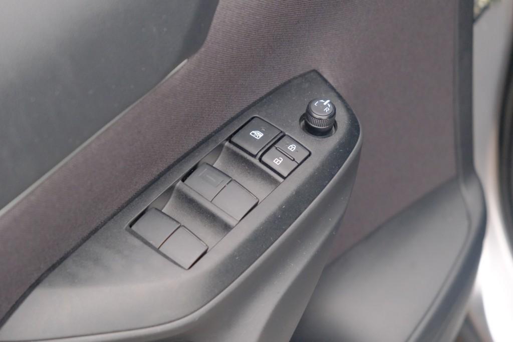 Toyota Yaris Cross 1.5 Hybrid 116pk CVT Dynamic | Comfort Pack | App Connect | Adaptive Cruise | Full LED | Camera | Keyless | Blind Spot | Stoelverwarming afbeelding 24