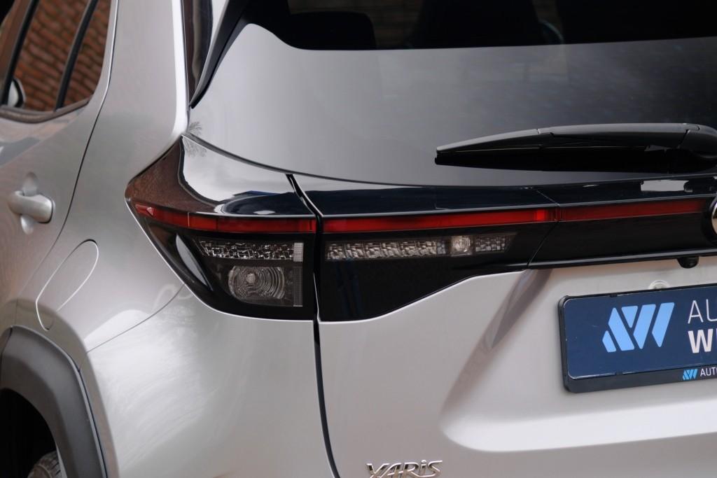 Toyota Yaris Cross 1.5 Hybrid 116pk CVT Dynamic | Comfort Pack | App Connect | Adaptive Cruise | Full LED | Camera | Keyless | Blind Spot | Stoelverwarming afbeelding 28