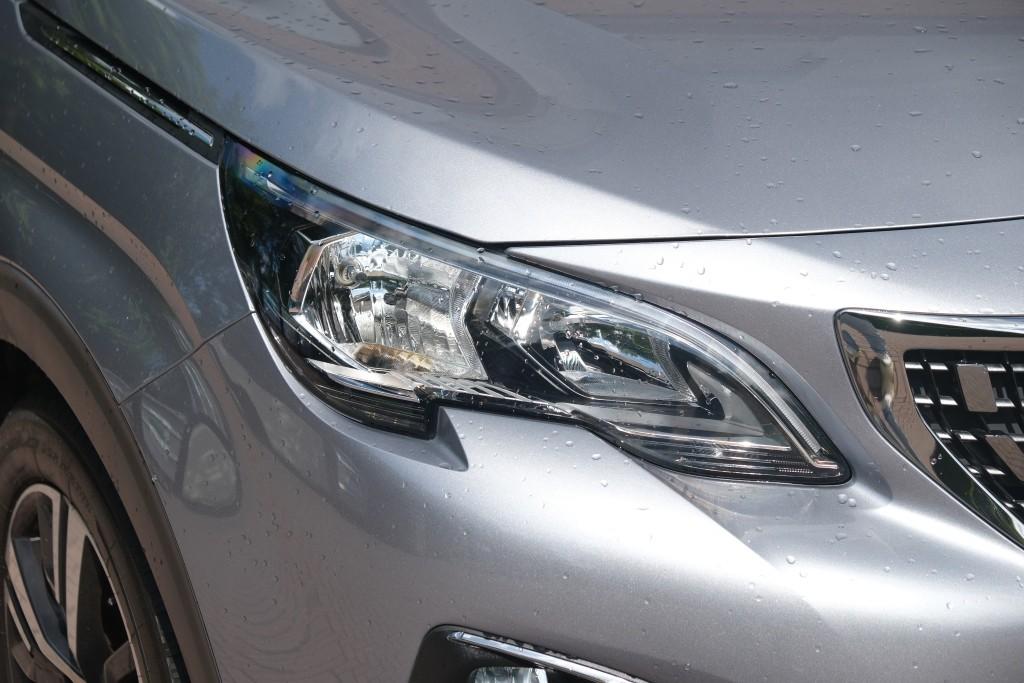 Peugeot 3008 1.2 PureTech 130pk Allure | Navi | App-Connect | Cruise | PDC | Climate | 18" | Metallic afbeelding 2