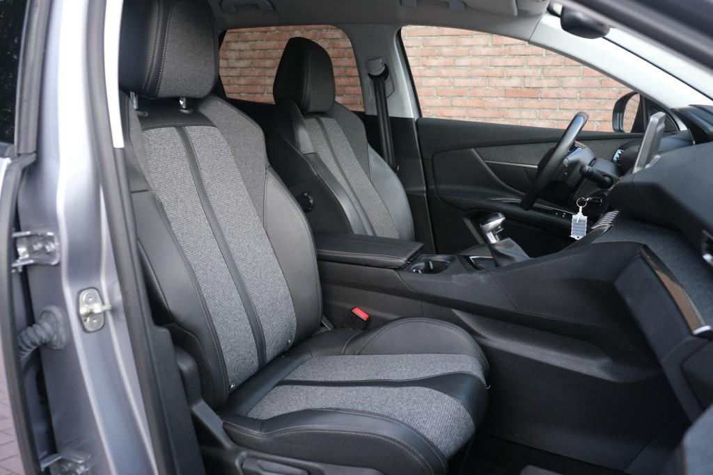Peugeot 3008 1.2 PureTech 130pk Allure | Navi | App-Connect | Cruise | PDC | Climate | 18" | Metallic afbeelding 6