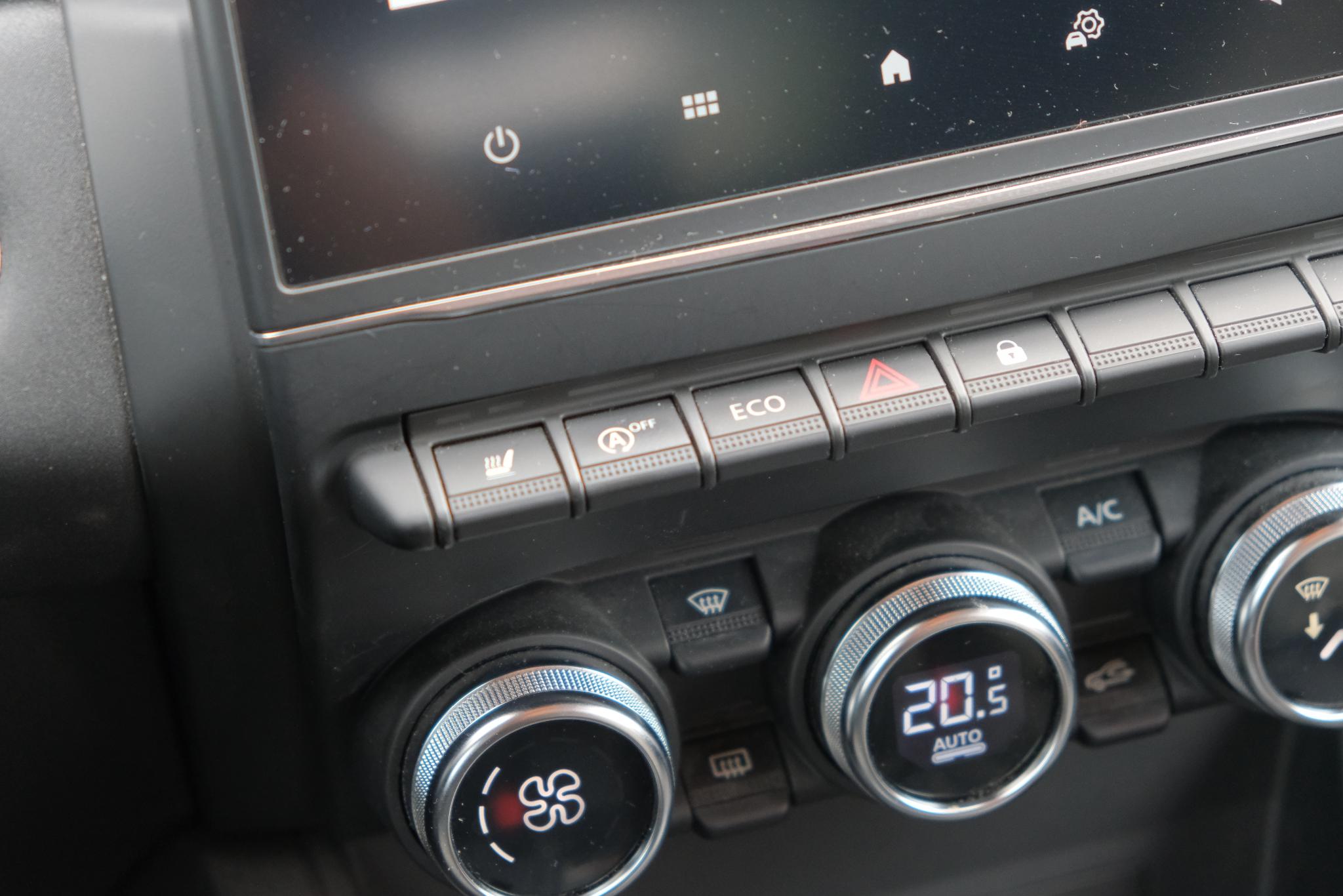 Renault Captur 1.3 TCe 140pk EDC Intens | Navi | Climate | Cruise | Camera | Trekhaak | PDC | Winter Pakket afbeelding 13