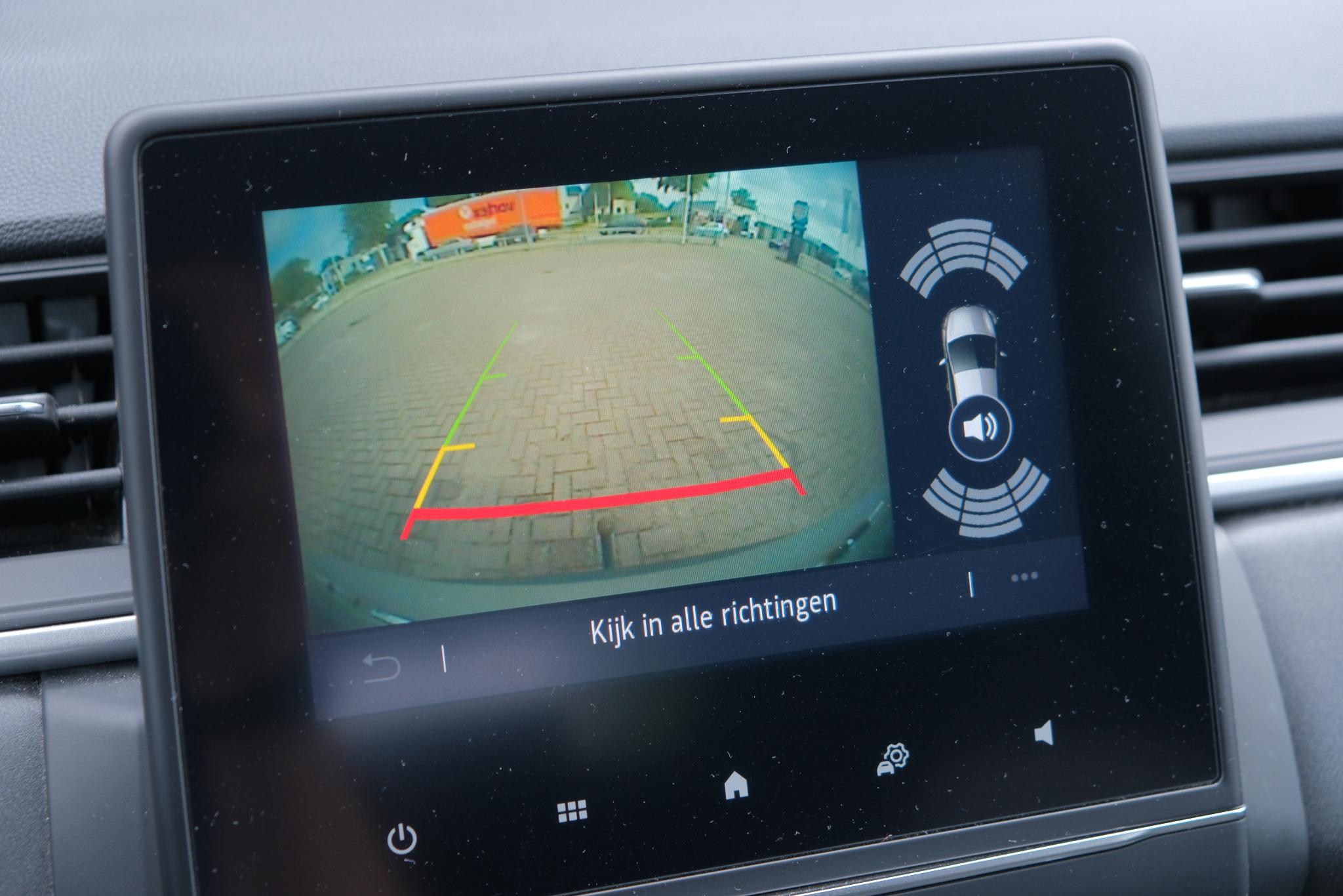 Renault Captur 1.3 TCe 140pk EDC Intens | Navi | Climate | Cruise | Camera | Trekhaak | PDC | Winter Pakket afbeelding 18