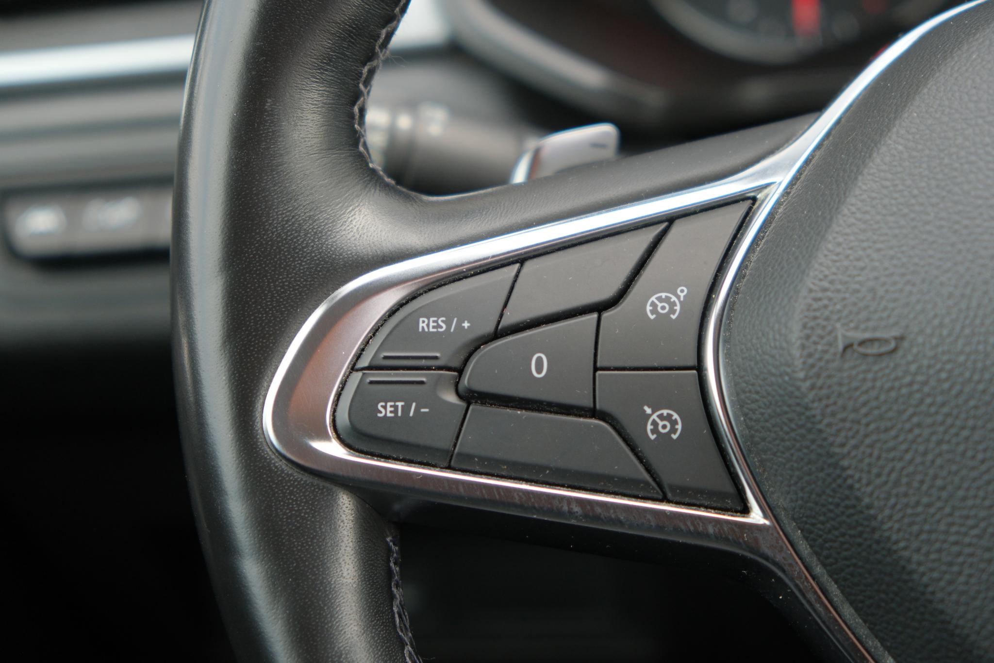Renault Captur 1.3 TCe 140pk EDC Intens | Navi | Climate | Cruise | Camera | Trekhaak | PDC | Winter Pakket afbeelding 21